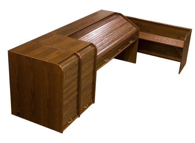 R-Custom Inspire Quad control center with two INS22RK sideracks and a slim sidedesk worktop