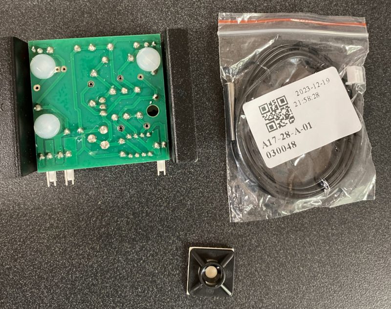 Dualfan kit contents: two fans, power supply and thermal control